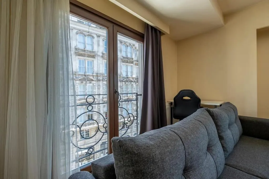 Central Apartment Vith Sea View Istanbul
