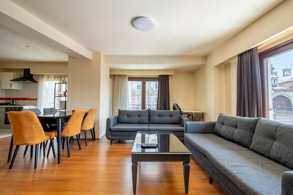 Central Apartment Vith Sea View Istanbul