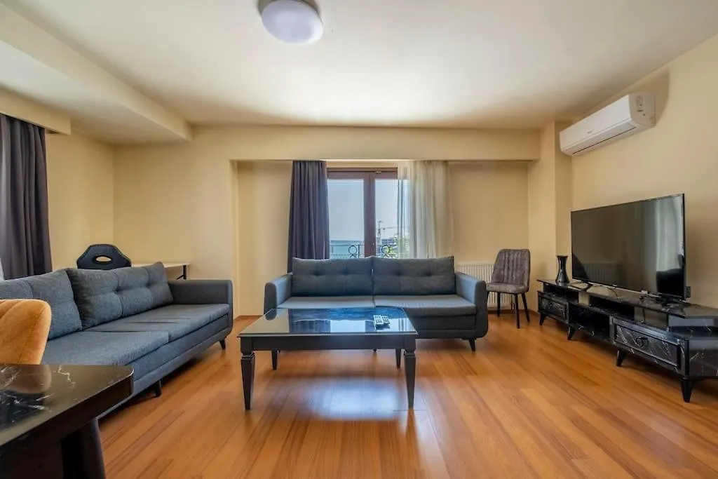 Central Apartment Vith Sea View Istanbul