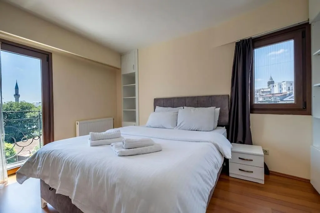 Central Apartment Vith Sea View Istanbul